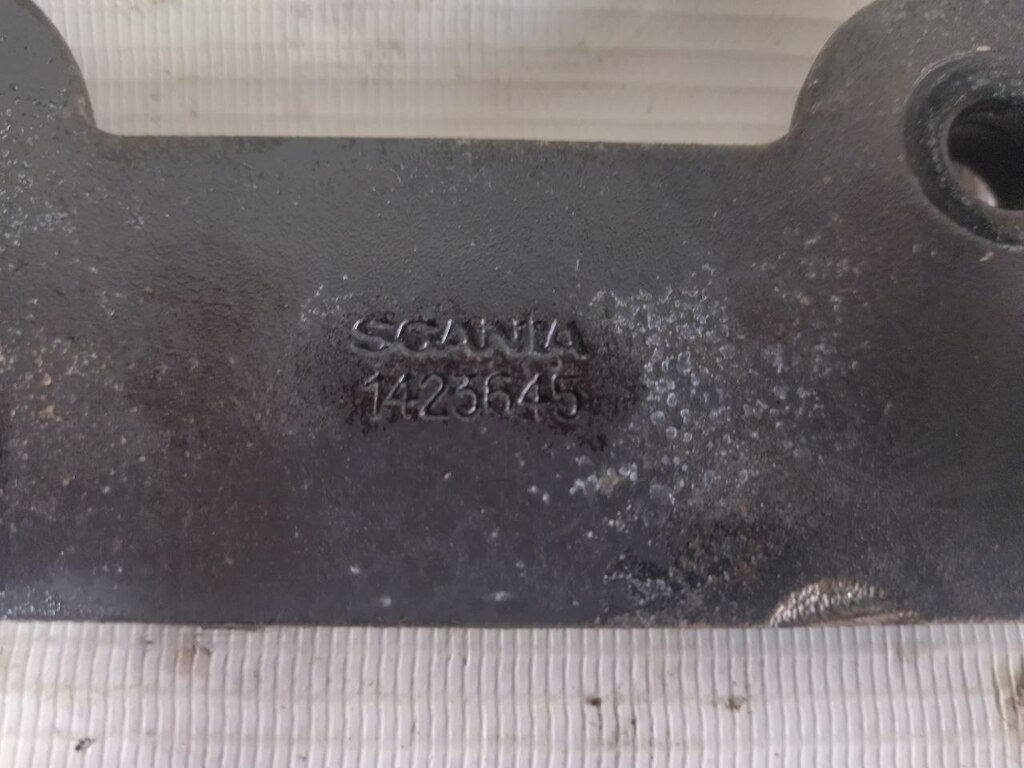 кронштейн проводки б/у - 3